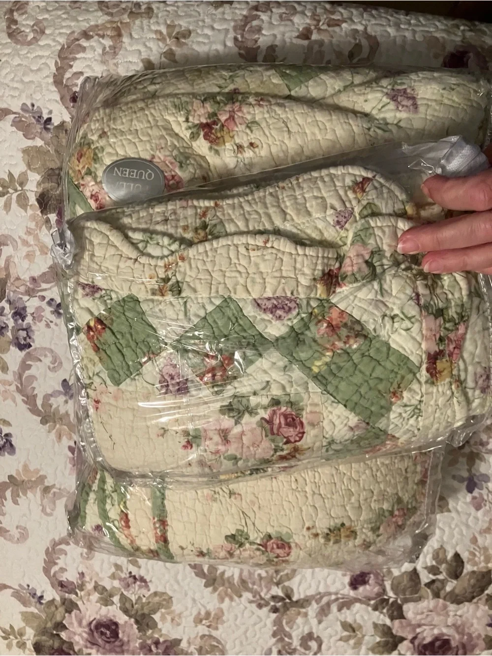 Vintage Floral Patchwork Quilted Throw - Cream & Green